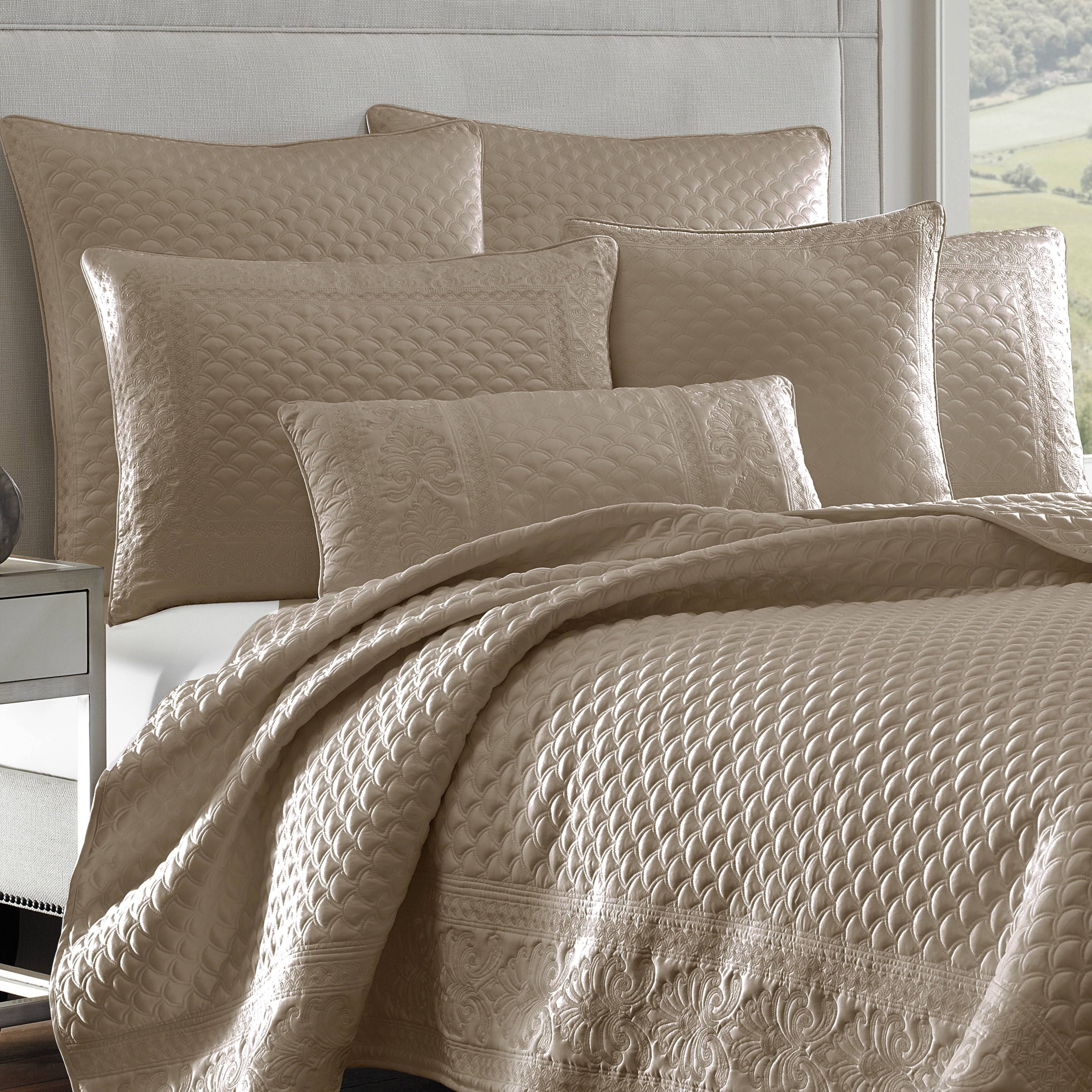 Taupe Full/Queen Coverlet P846931