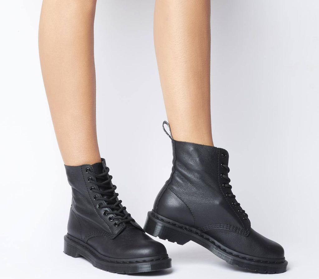 Black Virginia Leather Dr Martens Boots N37506