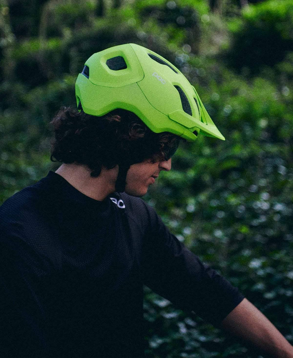 Uranium Black/ Basalt Blue M/L Helmet V24184