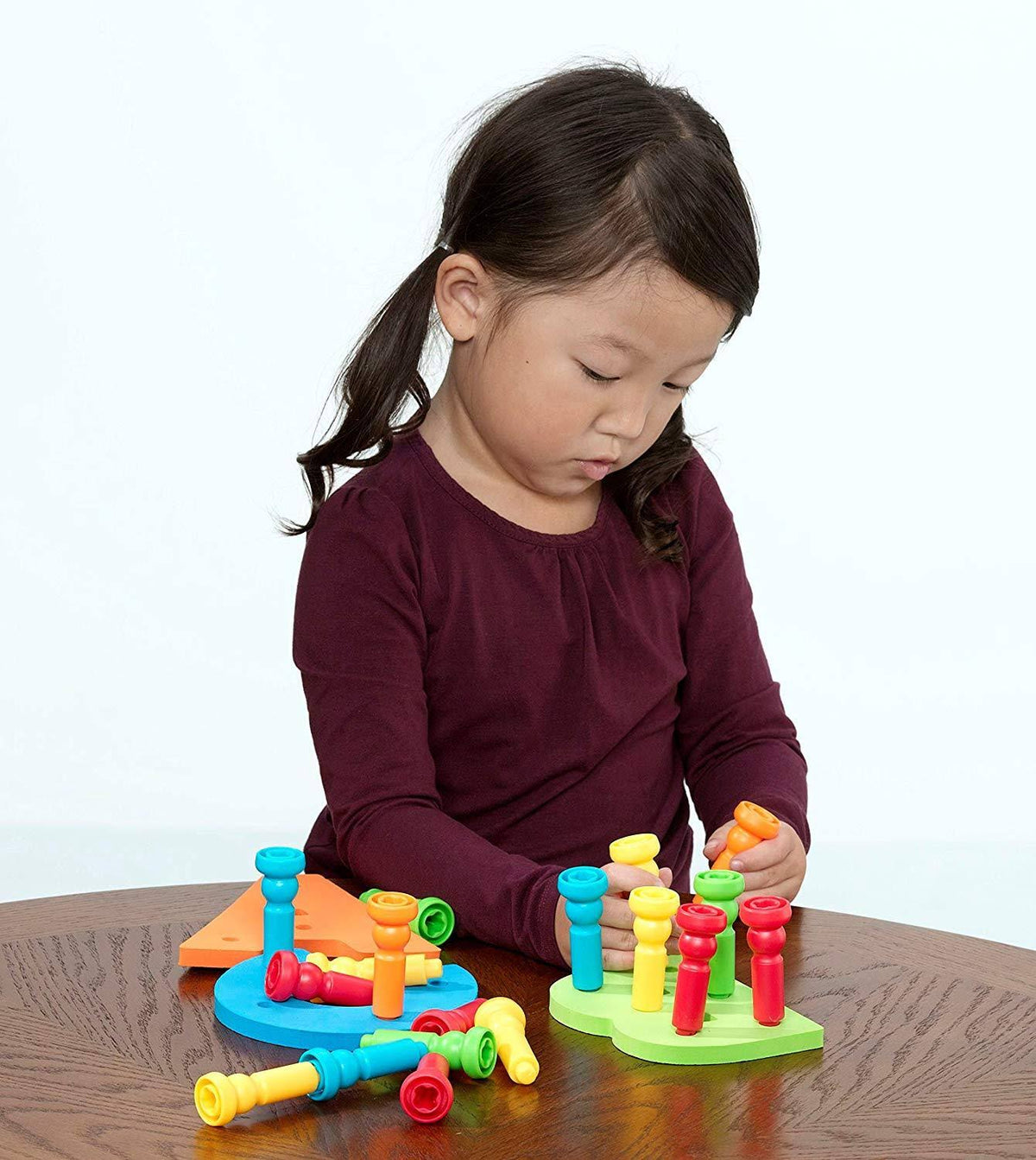 Pegboard Set with Pegs A-Z (Uppercase) V4027