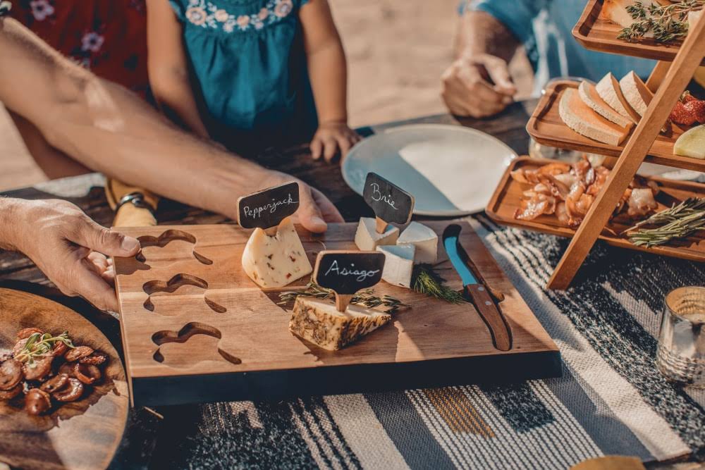 Acacia Cheese Board and Tools Set F146