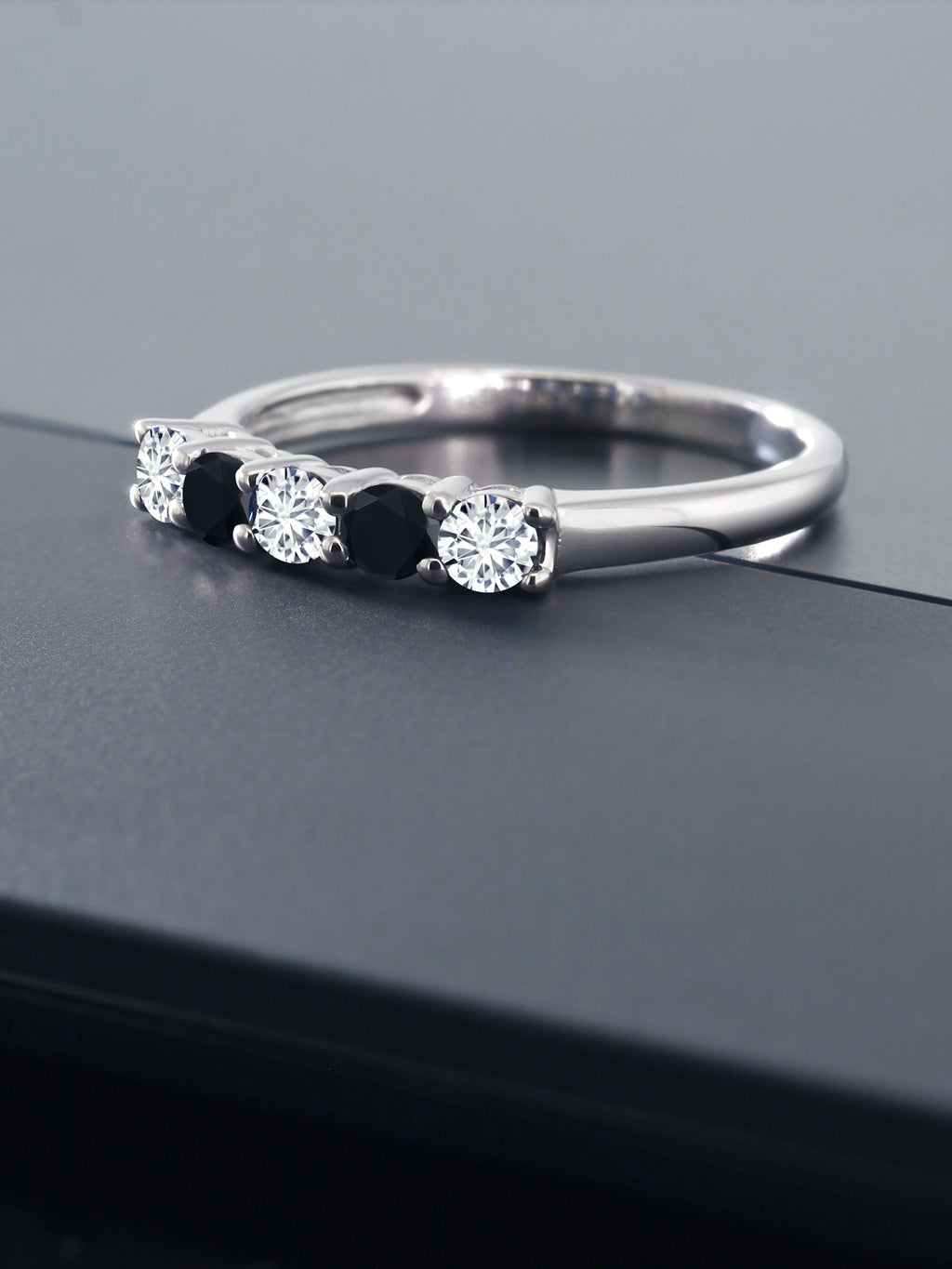 10K White Gold White Lab Grown Diamond and Black Onyx 5 Stone Ring H9172