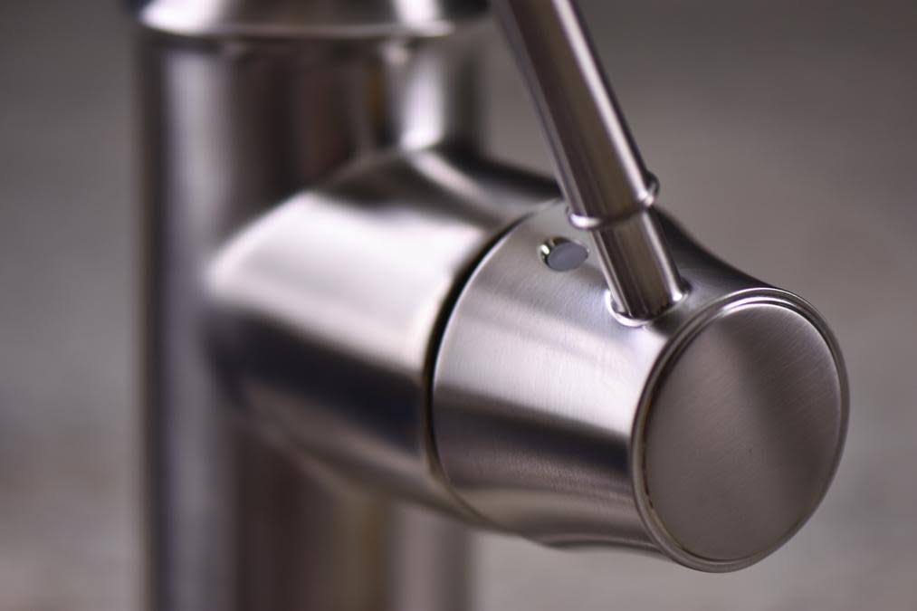 Steel Optik 2-Spray HighArc Pull-Down Kitchen Faucet M257328